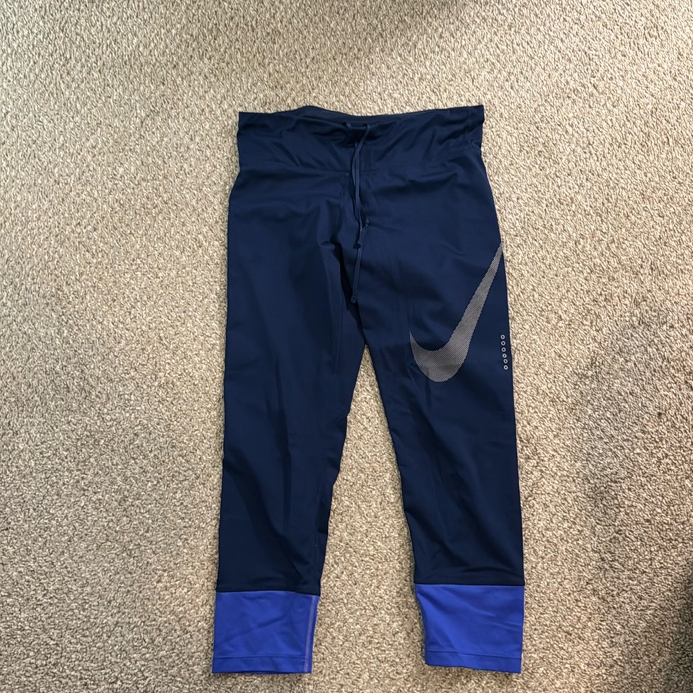 Nike Cropped dri-fit leggings
